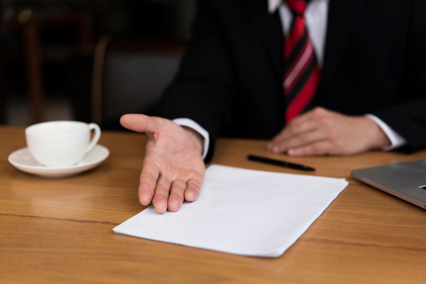 Arbitration Clauses in Contracts: What to Include and Why They Matter
